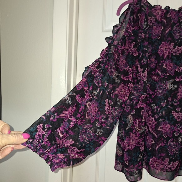 1. STATE NWOT cold shoulder blouse size L - Picture 5 of 7